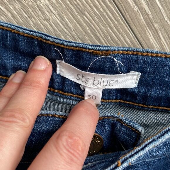 Jean Cut Off Shorts - Picture 3 of 6